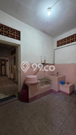 Lokasi strategis! Rumah siap huni dikontrakkan di Klojen LB 800m2 Lokasi strategis! Rumah siap huni dikontrakkan di Klojen LB 800m2