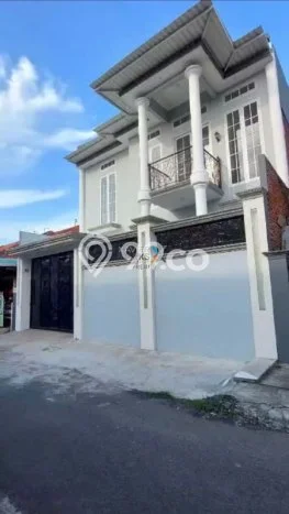 Dijual Rumah 4 Kamar Lokasi Ideal Bagus dan Strategis di Mayangan Dijual Rumah 4 Kamar Lokasi Ideal Bagus dan Strategis di Mayangan