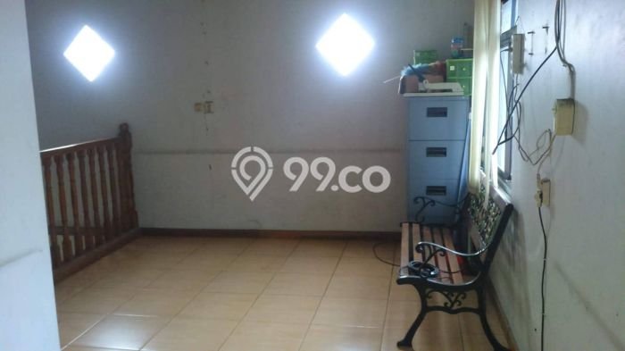 Hunian Cantik Modern Lb 200m2 di Karawaci, Tangerang Hunian Cantik Modern Lb 200m2 di Karawaci, Tangerang
