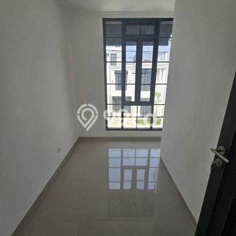 Rumah Asri dengan 3 Kamar Tidur di Kawasan BSD, Tangerang Rumah Asri dengan 3 Kamar Tidur di Kawasan BSD, Tangerang