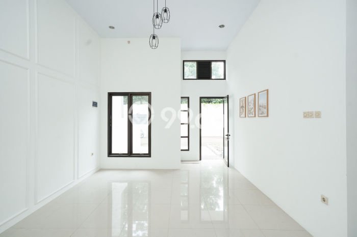 Rumah Luas Asri 6 KT Siap Pakai di Kota Wisata Bogor Rumah Luas Asri 6 KT Siap Pakai di Kota Wisata Bogor