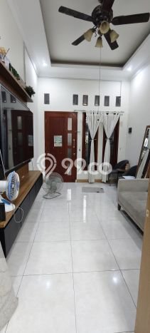 For Sale Hunian Rumah Nyaman 2 KT di Graha Raya, Tangerang Selatan For Sale Hunian Rumah Nyaman 2 KT di Graha Raya, Tangerang Selatan