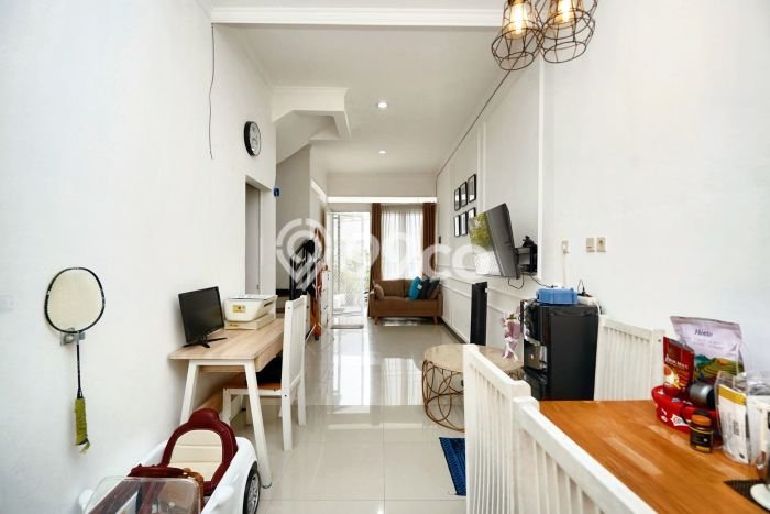 Dijual Hunian Rumah Terawat 3 Kamar di Galaxy, Bekasi Dijual Hunian Rumah Terawat 3 Kamar di Galaxy, Bekasi