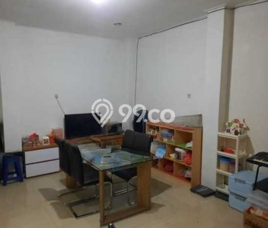 Jual Rumah Luas Elegan Dengan View Eksklusif di Daan Mogot, Jakarta Barat Jual Rumah Luas Elegan Dengan View Eksklusif di Daan Mogot, Jakarta Barat