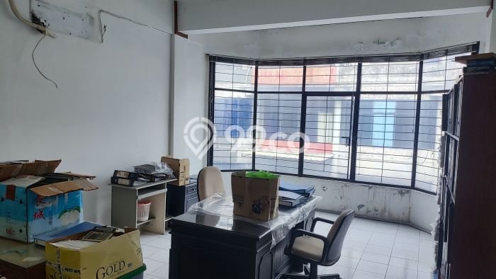 Unit Ruko Dijual di Jakarta Barat LT 71m2 & LB 200m2 Unit Ruko Dijual di Jakarta Barat LT 71m2 & LB 200m2