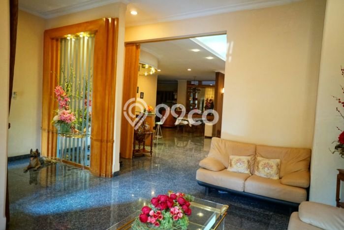 Rumah Elit Modern Tanpa Renovasi di Pantai Mutiara Jakarta Utara Rumah Elit Modern Tanpa Renovasi di Pantai Mutiara Jakarta Utara
