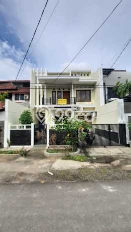 Ready to Use! Luxury House LT 120m2 Desain Elegan di Pondok Kelapa Ready to Use! Luxury House LT 120m2 Desain Elegan di Pondok Kelapa