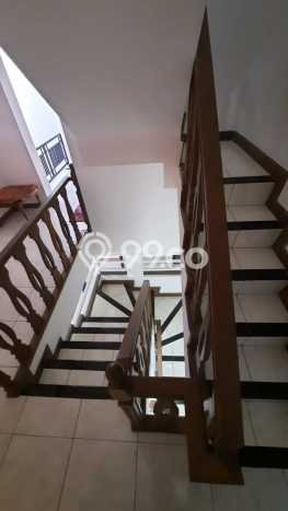Ready to Use! Luxury House LT 120m2 Desain Elegan di Pondok Kelapa Ready to Use! Luxury House LT 120m2 Desain Elegan di Pondok Kelapa