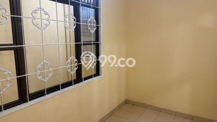 Disewakan! Rumah 3 Kamar Tidur &
1 Kamar Mandi di BSD Kencana Loka, Tangerang Disewakan! Rumah 3 Kamar Tidur &
1 Kamar Mandi di BSD Kencana Loka, Tangerang