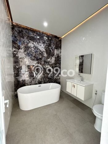Rumah Elit Modern Tanpa Renovasi di BSD Kencana Loka Tangerang Rumah Elit Modern Tanpa Renovasi di BSD Kencana Loka Tangerang