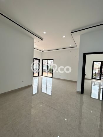 Rumah Elit Modern Tanpa Renovasi di BSD Kencana Loka Tangerang Rumah Elit Modern Tanpa Renovasi di BSD Kencana Loka Tangerang