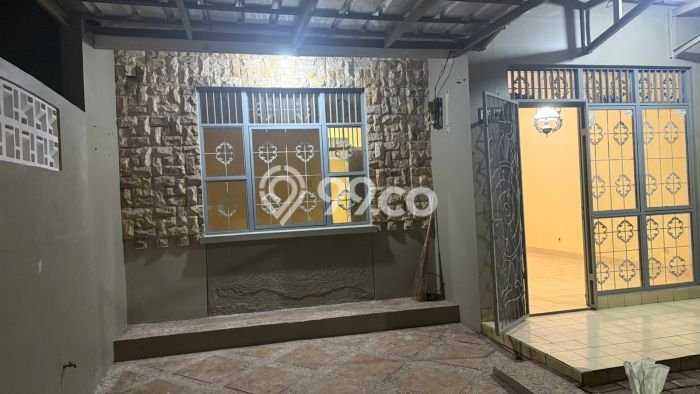 Disewakan! Rumah 3 Kamar Tidur &
1 Kamar Mandi di BSD Kencana Loka, Tangerang Disewakan! Rumah 3 Kamar Tidur &
1 Kamar Mandi di BSD Kencana Loka, Tangerang