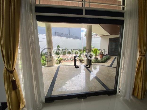 Rumah Elit LB 800m2 Siap Pakai Desain Elegan di Kemanggisan, Jakarta Barat Rumah Elit LB 800m2 Siap Pakai Desain Elegan di Kemanggisan, Jakarta Barat