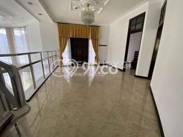 Rumah Elit LB 800m2 Siap Pakai Desain Elegan di Kemanggisan, Jakarta Barat Rumah Elit LB 800m2 Siap Pakai Desain Elegan di Kemanggisan, Jakarta Barat