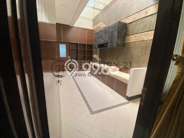 Rumah Elit LB 800m2 Siap Pakai Desain Elegan di Kemanggisan, Jakarta Barat Rumah Elit LB 800m2 Siap Pakai Desain Elegan di Kemanggisan, Jakarta Barat