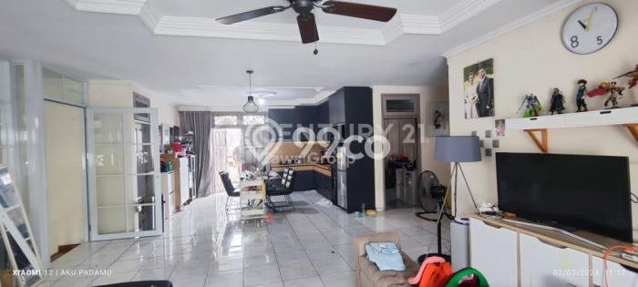 Dijual Rumah Mewah Elegan Dengan View Cantik di Cinere, Jakarta Selatan Dijual Rumah Mewah Elegan Dengan View Cantik di Cinere, Jakarta Selatan
