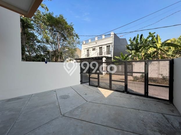Rumah Luas Asri 3 KT Siap Huni di Meruya Jakarta Barat Rumah Luas Asri 3 KT Siap Huni di Meruya Jakarta Barat