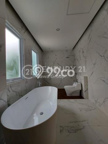 Dijual Rumah Luas Elegan Dengan View Eksklusif di Pondok Indah, Jakarta Selatan Dijual Rumah Luas Elegan Dengan View Eksklusif di Pondok Indah, Jakarta Selatan