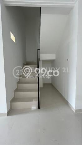 Rumah Elit LB 192m2 Siap Pakai Desain Elegan di Duri Kepa, Jakarta Barat Rumah Elit LB 192m2 Siap Pakai Desain Elegan di Duri Kepa, Jakarta Barat