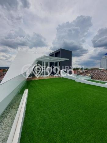 Dijual Rumah Luas Elegan Dengan View Eksklusif di Pondok Indah, Jakarta Selatan Dijual Rumah Luas Elegan Dengan View Eksklusif di Pondok Indah, Jakarta Selatan
