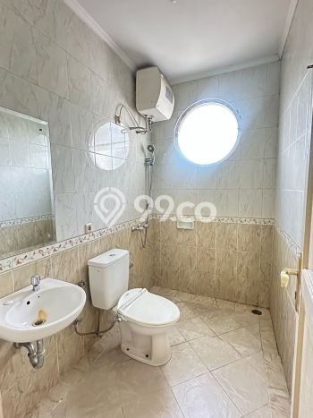 Rumah Minimalis 3 KT di BSD City Tangerang Semi Furnished Rumah Minimalis 3 KT di BSD City Tangerang Semi Furnished