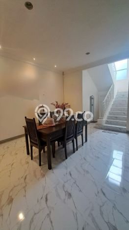 Dijual Rumah Luas Elegan Dengan View Eksklusif di Gading Serpong, Tangerang Dijual Rumah Luas Elegan Dengan View Eksklusif di Gading Serpong, Tangerang