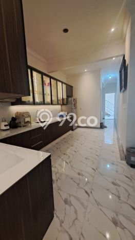 Dijual Rumah Luas Elegan Dengan View Eksklusif di Gading Serpong, Tangerang Dijual Rumah Luas Elegan Dengan View Eksklusif di Gading Serpong, Tangerang