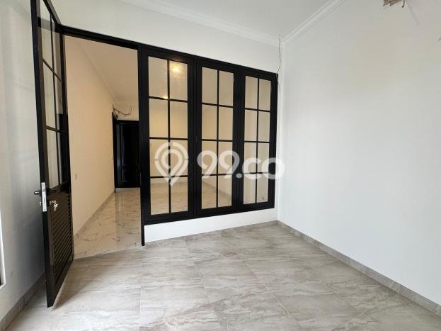 Hunian Elit LB 164m2 Siap Huni Desain Elegan di Bintaro, Tangerang Selatan Hunian Elit LB 164m2 Siap Huni Desain Elegan di Bintaro, Tangerang Selatan
