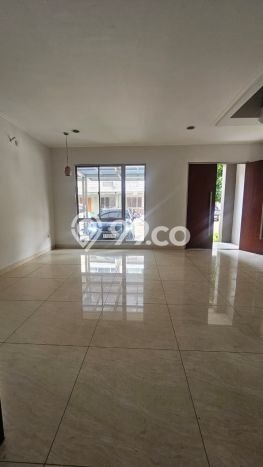 Disewakan! Rumah 3 Kamar Tidur &
3 Kamar Mandi di Pantai Indah Kapuk, Jakarta Utara Disewakan! Rumah 3 Kamar Tidur &
3 Kamar Mandi di Pantai Indah Kapuk, Jakarta Utara