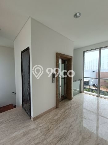 Ready to Use! Premium House LT 420m2 Desain Elegan di Pantai Indah Kapuk Ready to Use! Premium House LT 420m2 Desain Elegan di Pantai Indah Kapuk