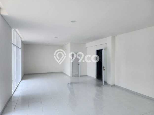 Gudang Area Strategis Kawasan Manyar, Luas 324m2m², Siap Usaha Gudang Area Strategis Kawasan Manyar, Luas 324m2m², Siap Usaha