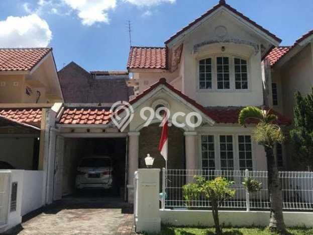 Dijual Hunian Rumah Terawat 4 Kamar di Pakuwon Indah, Surabaya Dijual Hunian Rumah Terawat 4 Kamar di Pakuwon Indah, Surabaya