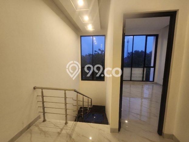 Jual Rumah Strategis Bagus Punya 5 KT di Rungkut Surabaya SHM Jual Rumah Strategis Bagus Punya 5 KT di Rungkut Surabaya SHM
