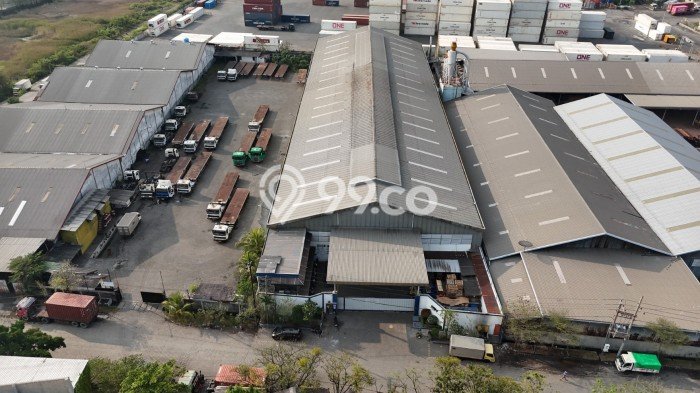 For Rent Gudang Premium di Asemrowo, Luas 3580m², Jalan Utama For Rent Gudang Premium di Asemrowo, Luas 3580m², Jalan Utama