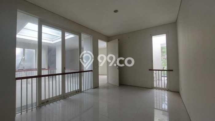 Jual Rumah Mewah Megah Dengan View Eksklusif di Citraland, Surabaya Jual Rumah Mewah Megah Dengan View Eksklusif di Citraland, Surabaya