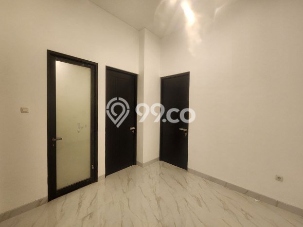 Jual Rumah Strategis Bagus Punya 5 KT di Rungkut Surabaya SHM Jual Rumah Strategis Bagus Punya 5 KT di Rungkut Surabaya SHM
