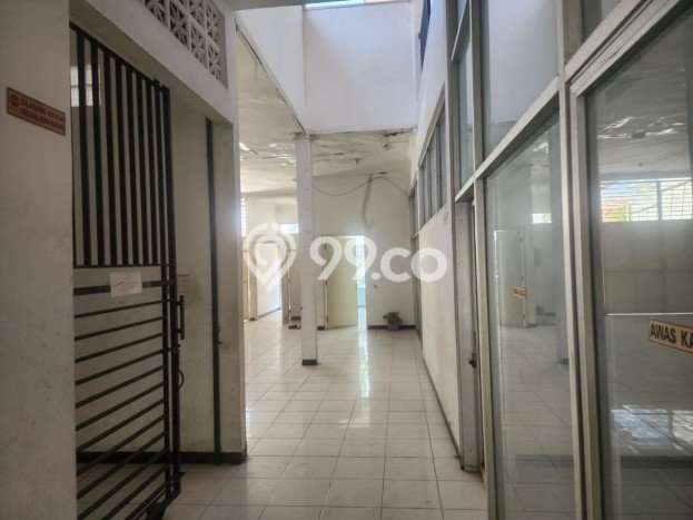 Jual Rumah Bagus Siap Huni LB 408m2 di Simokerto, Surabaya Jual Rumah Bagus Siap Huni LB 408m2 di Simokerto, Surabaya