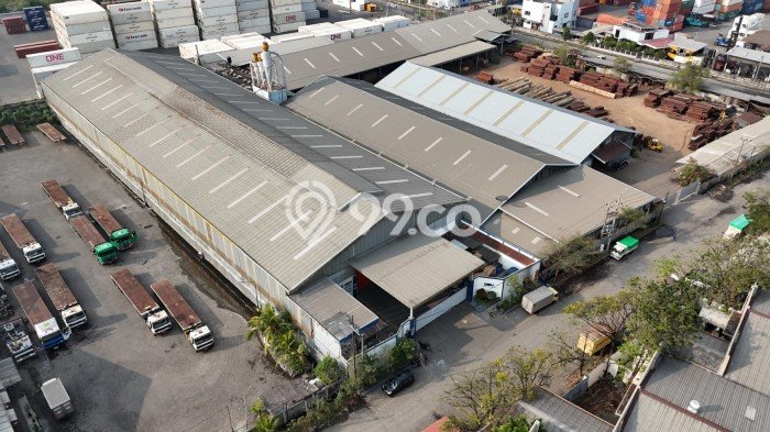 For Rent Gudang Premium di Asemrowo, Luas 3580m², Jalan Utama For Rent Gudang Premium di Asemrowo, Luas 3580m², Jalan Utama