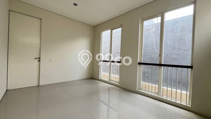 Dijual Hunian Rumah Nyaman 4 Kamar di Citraland, Surabaya Dijual Hunian Rumah Nyaman 4 Kamar di Citraland, Surabaya