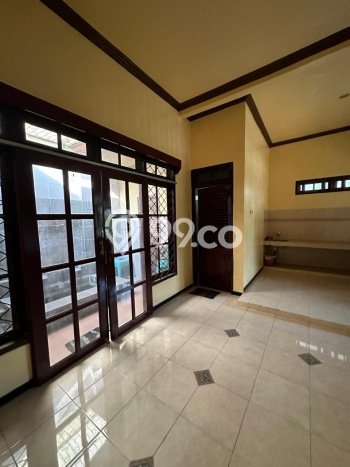Jual Rumah Bagus Siap Huni LB 150m2 di Candi, Sidoarjo Jual Rumah Bagus Siap Huni LB 150m2 di Candi, Sidoarjo