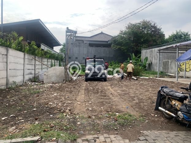 Tanah Dijual di Surabaya Seluas 680m2 Strategis Tanah Dijual di Surabaya Seluas 680m2 Strategis