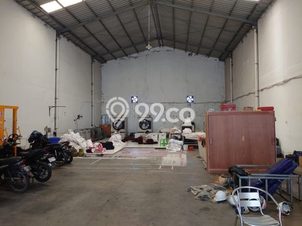 Gudang Area Strategis di Gedangan, Luas 408m2m², Ramai Gudang Area Strategis di Gedangan, Luas 408m2m², Ramai