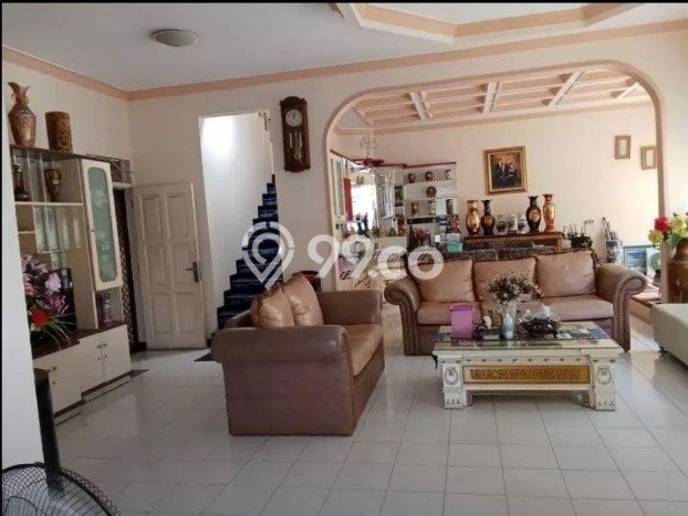 Dijual Hunian Mewah dengan Fasilitas Sekitar Lengkap di Jambangan, Surabaya Dijual Hunian Mewah dengan Fasilitas Sekitar Lengkap di Jambangan, Surabaya