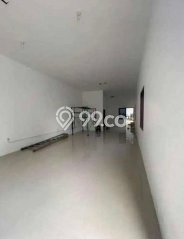 LOKASI PREMIUM! Gudang Kawasan Krian, Luas 700m2m², Area Komersial LOKASI PREMIUM! Gudang Kawasan Krian, Luas 700m2m², Area Komersial