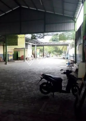 Disewakan Gudang di Kawasan Ramai Manyar Luas 100m2 Disewakan Gudang di Kawasan Ramai Manyar Luas 100m2