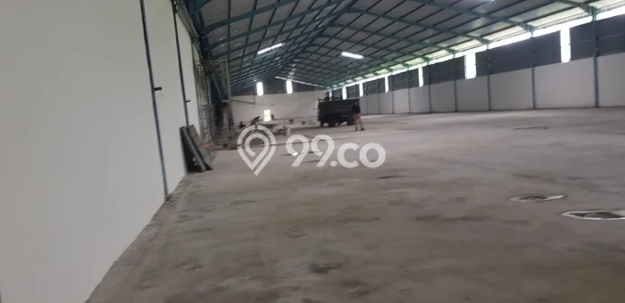 Gudang Disewa di Mojokerto dengan LB 2484m2 Area Komersial Ramai Gudang Disewa di Mojokerto dengan LB 2484m2 Area Komersial Ramai