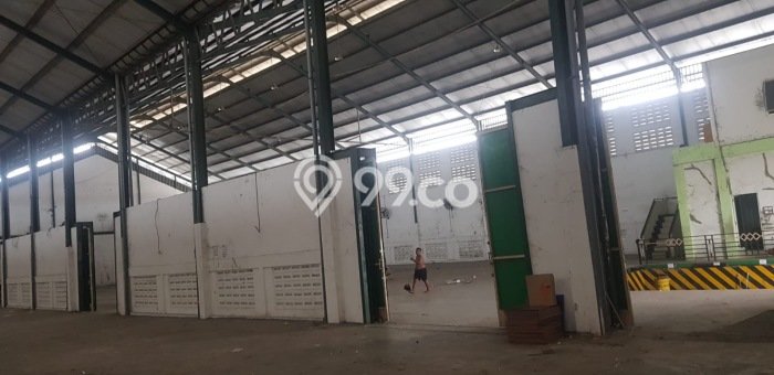 Unit Gudang disewakan di Buduran Sidoarjo dengan LT 2552m2 / LB 2552m2 Unit Gudang disewakan di Buduran Sidoarjo dengan LT 2552m2 / LB 2552m2