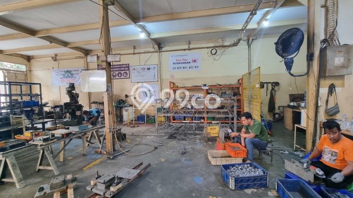 Area Ramai! Pabrik Dijual di Mustikajaya untuk Bisnis Luas Bangunan 600m2 Area Ramai! Pabrik Dijual di Mustikajaya untuk Bisnis Luas Bangunan 600m2