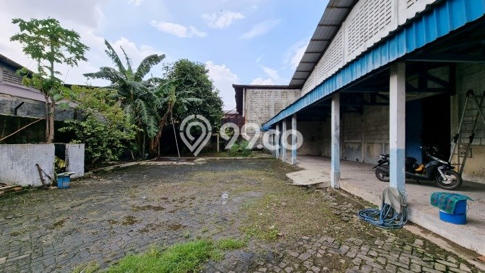 LOKASI PREMIUM! Gudang di Cikarang, Luas 595m², Jalan Utama, Kawasan Komersial LOKASI PREMIUM! Gudang di Cikarang, Luas 595m², Jalan Utama, Kawasan Komersial