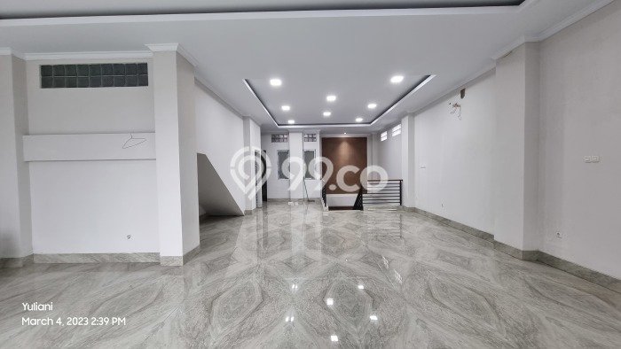 Ruko Dijual di Prime Area Jakarta Timur Luas 300m2 Ruko Dijual di Prime Area Jakarta Timur Luas 300m2